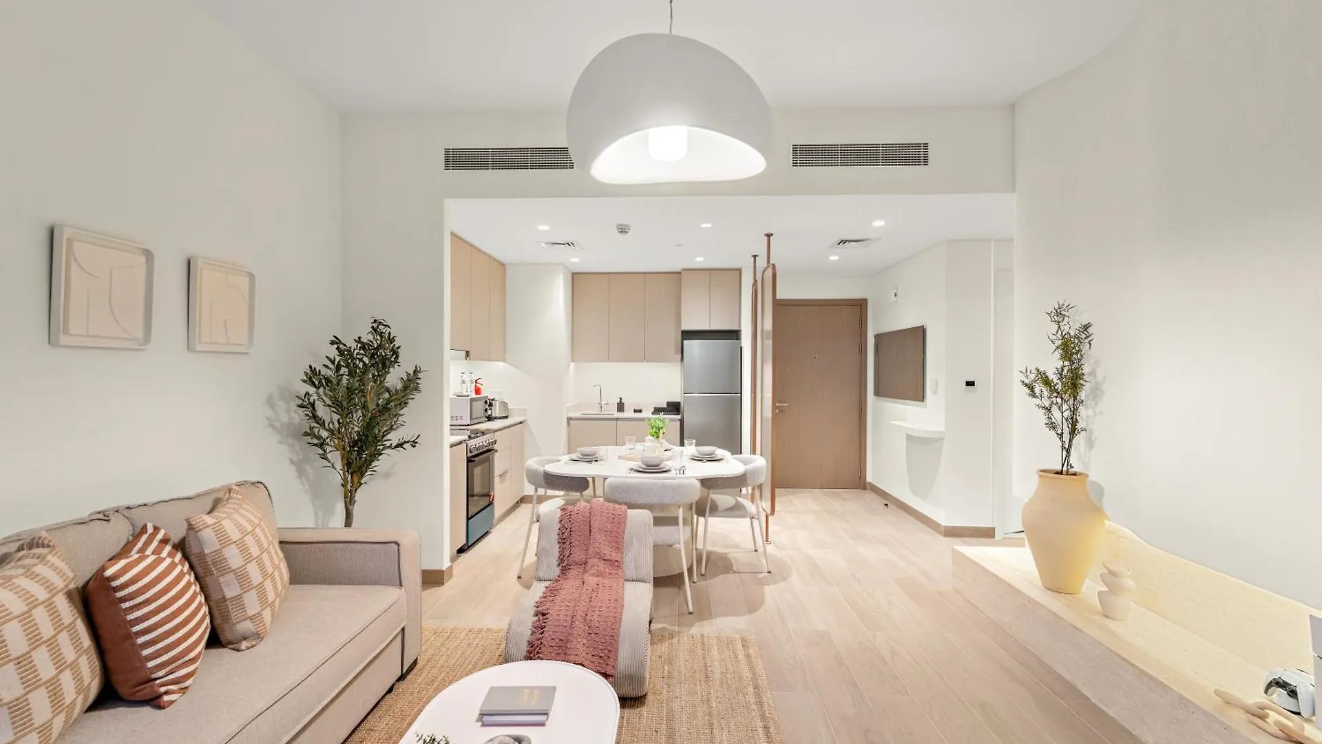 Luxe 1Br In Orchid Creek With Balcony Pool & Gym Apartment Dubai